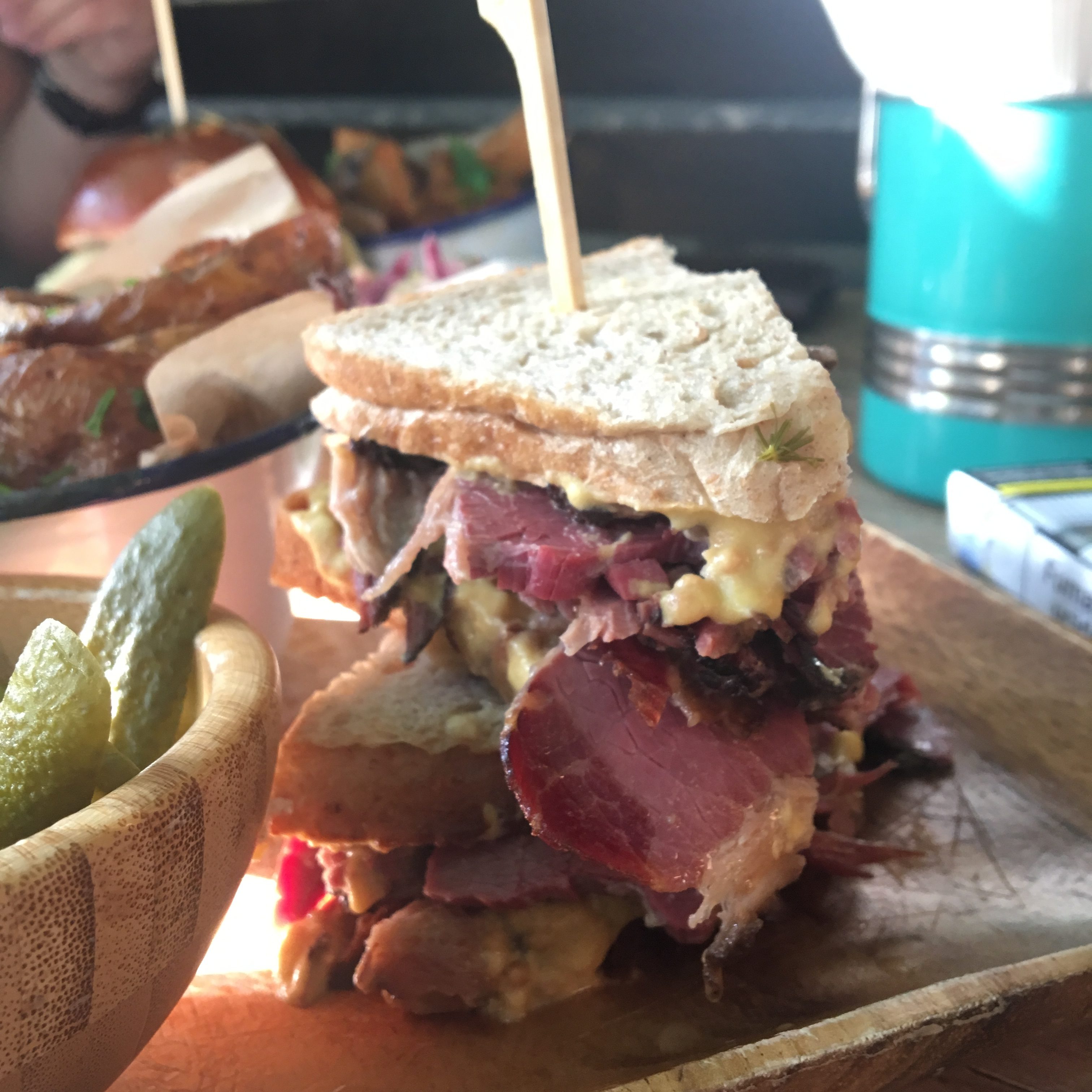 Pastrami sandwich în București Barbosul.ro